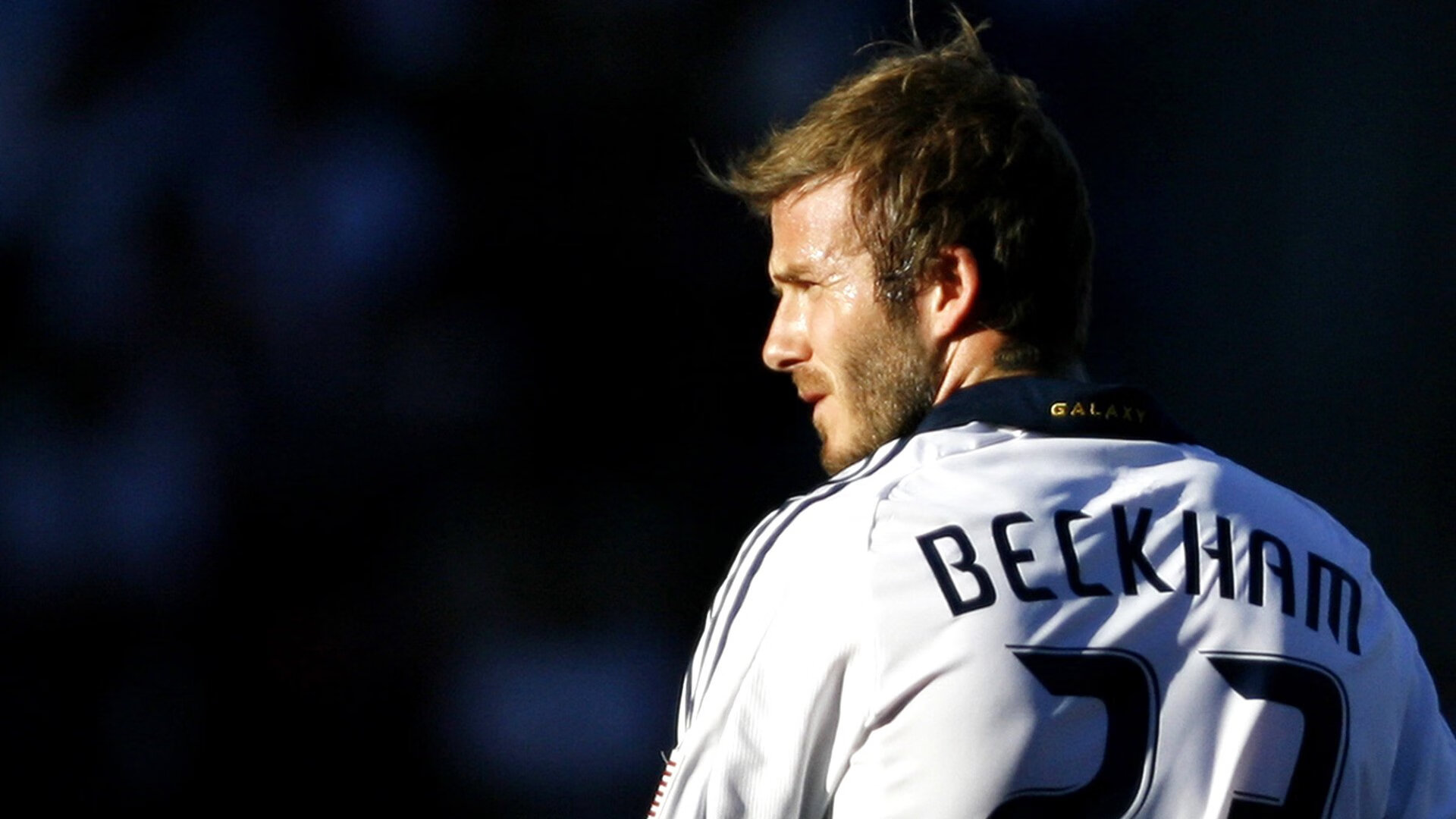 开云入口-英超终极较量：几秒钟改变战局的奇迹瞬间，英超大战